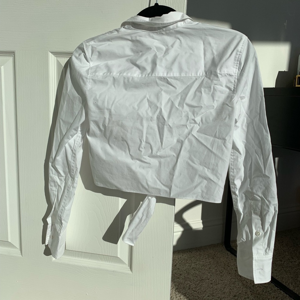 Babaton Cropped Button-Down - Picture 2 of 2